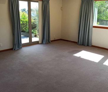 Sunny, warm 3 bedroom home on Cashmere hill - Photo 2