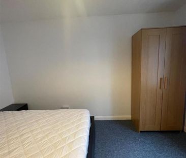 3 bedroom apartment to rent - Photo 6