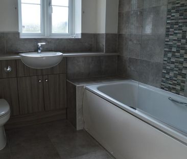 2 bedroom terraced house to rent - Photo 5