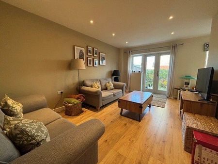 4 bedroom detached house to rent - Photo 2