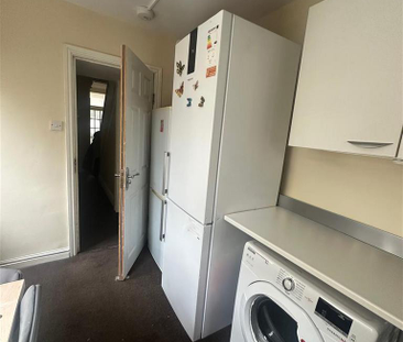 6 bedroom private hall to rent - Photo 3