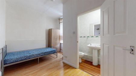 12 bedroom end of terrace house to rent - Photo 5