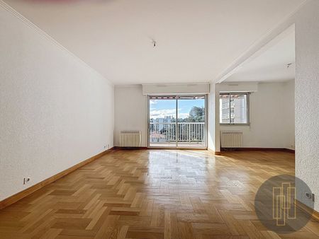 Location Appartement 3 pièces 84m² VILLEFRANCHE SUR SAONE 69400 - Photo 2