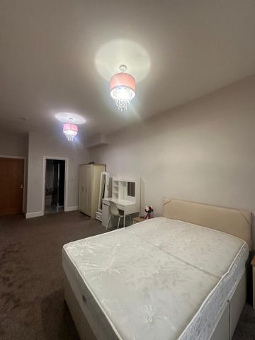 1 bedroom in a house share to rent - Photo 4