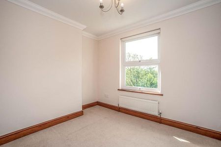 4 bedroom terraced house to rent - Photo 4