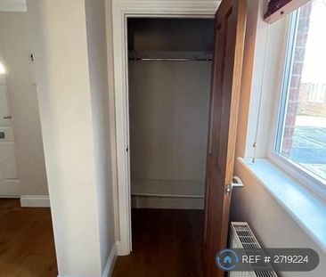 5 bedroom detached house to rent - Photo 3