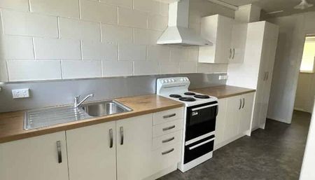 Close to Town - Photo 2