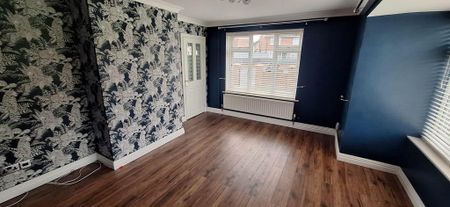2 bedroom semi-detached house to rent - Photo 3