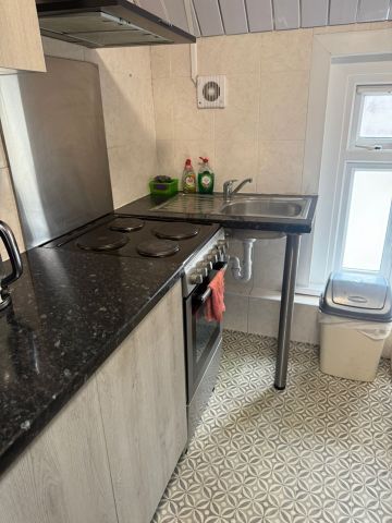 Room in a Shared House, Tanner St, IG11 - Photo 5