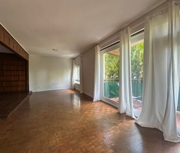 Sunny 1-bedroom apartment for rent in Bairro do Rosário, Cascais - Photo 1