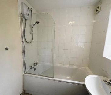 3 bedroom apartment to rent - Photo 4