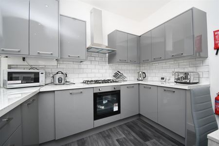 1 bed house share to rent in Christian Road, Preston, PR1 - Photo 3