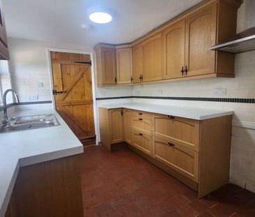 3 bedroom detached house to rent - Photo 3