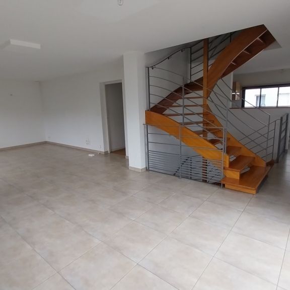 Location Maison 6 pièces 178m² RENNES 35000 - Photo 1