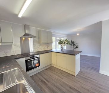 Three bed semi detached - Photo 6