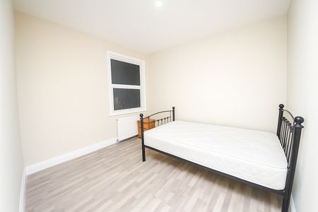 3 Bed Flat, Church Road, E10 - Photo 4