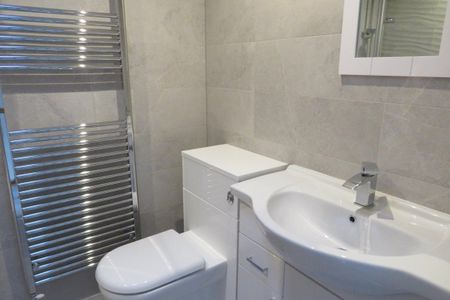 High Street - Photo 4