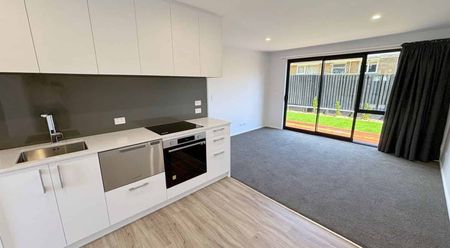 Chic townhouse retreat - Photo 5