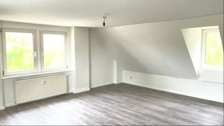 Große 2-Zimmer-Dachgeschosswohnung in Loschwitz! - Photo 3