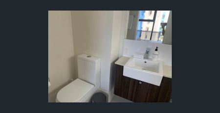 Modern Coastal Living in the Heart of Mooloolaba - Photo 2