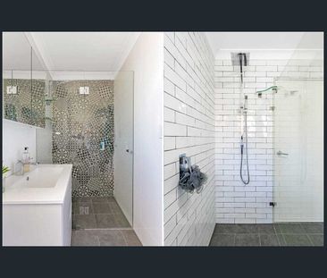 Designer style and boutique tri level townhouse - Photo 6