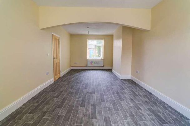 Sheffield Road, Killamarsh, S21 - Photo 1