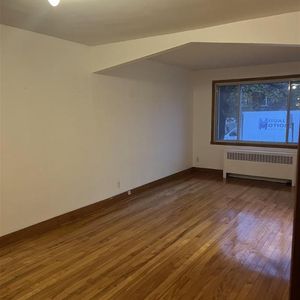 5 1/2 rénové, à 5 mn à pied du métro Fabre, des commerces et grands parcs - Photo 2