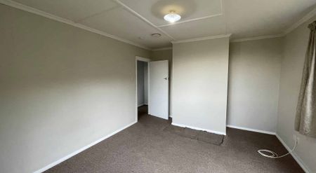 4 Bedroom family home - Photo 2