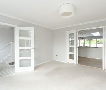 4 bedroom semi-detached house to rent - Photo 4