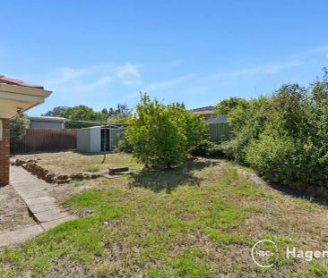 “Lovely Spacious Family Home” - Photo 4