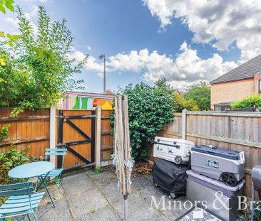 2 bedroom terraced house to rent - Photo 3