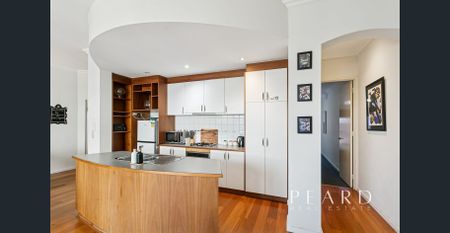 FULLY FURNISHED & EQUIPPED - Photo 3