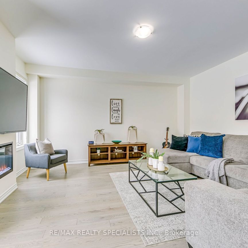 For Lease - 328 Valleyway Drive, Brampton, Ontario - Photo 1