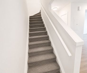 For Lease - 165 Veterans Drive Unit# 15, Brampton, Ontario - Photo 2