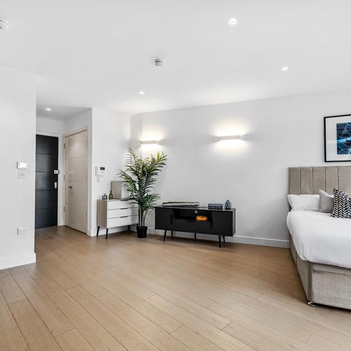 Studio to rent - Photo 1