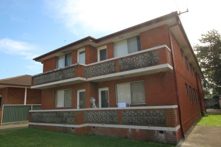 Handy Location - Photo 5