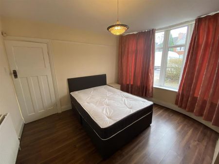 3 bedroom semi-detached house to rent - Photo 5