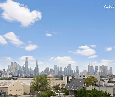 Light-Filled Apartment with Balcony & Secure Parking - Photo 6