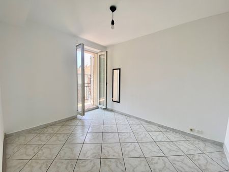 À louer – T2 lumineux avec grand balcon exposé sud – Hyères centre (83400) - Photo 4