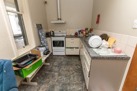 Prime Location - 2026 - Photo 3