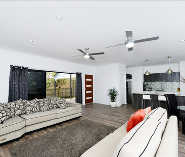 Stylish 4-Bedroom House in Vibrant Newtown - Photo 1