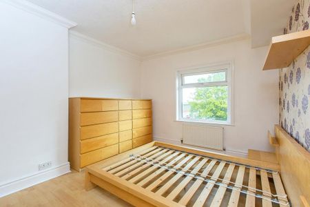 3 bedroom terraced house to rent - Photo 5