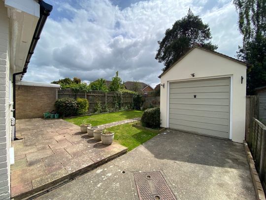 4, Holmlea Close - Photo 1