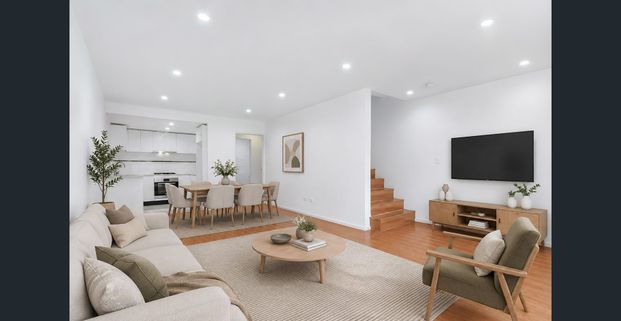 3 Bed 3-bathroom Townhouse with High Ceiling Large Lockup Garage plus Storage Space. - Photo 1