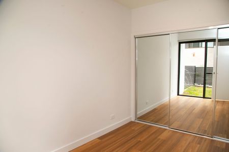 Modern Townhouse - Photo 2