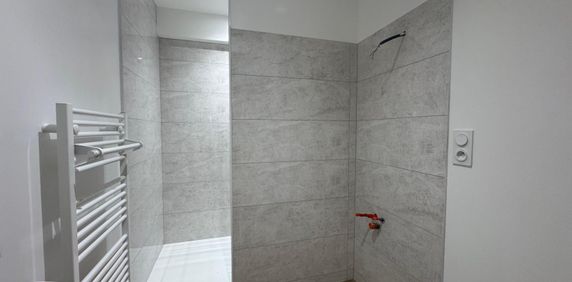 Location Appartement 2 pièces 36m² ST LAURENT SUR SAONE 01750 - Photo 2
