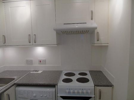 1 bedroom flat to rent - Photo 3