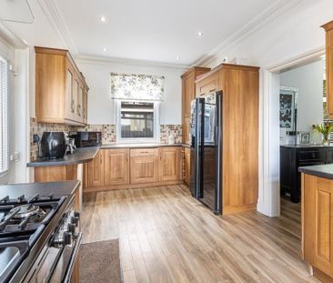 4 bedroom property to rent - Photo 5