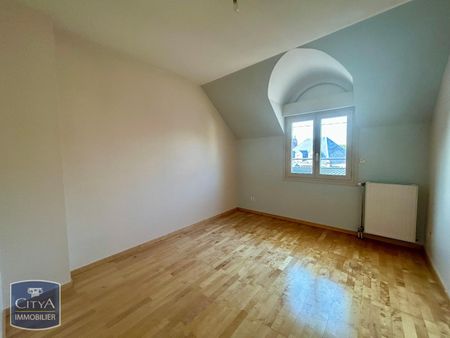 Location Appartement 4 pièces 86m² BOURGES 18000 - Photo 2