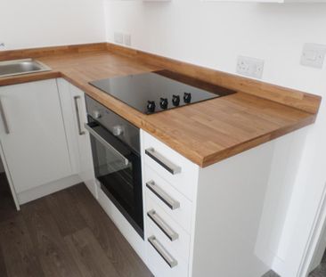 1 bedroom ground floor flat to rent - Photo 2